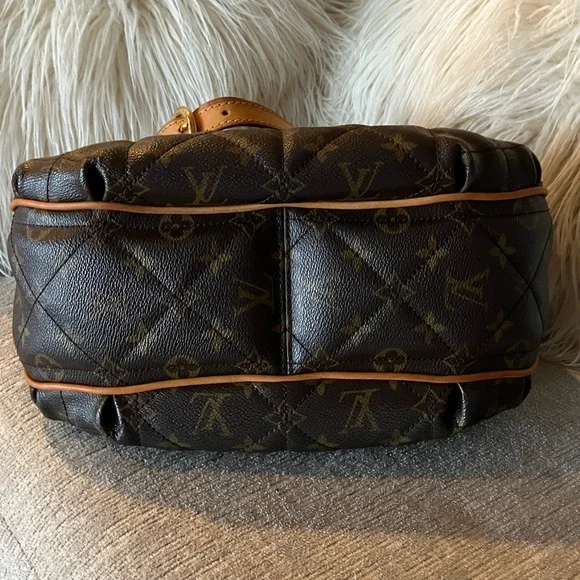Louis Vuitton Etoile PM Shoulder Bag - Picture 8 of 15